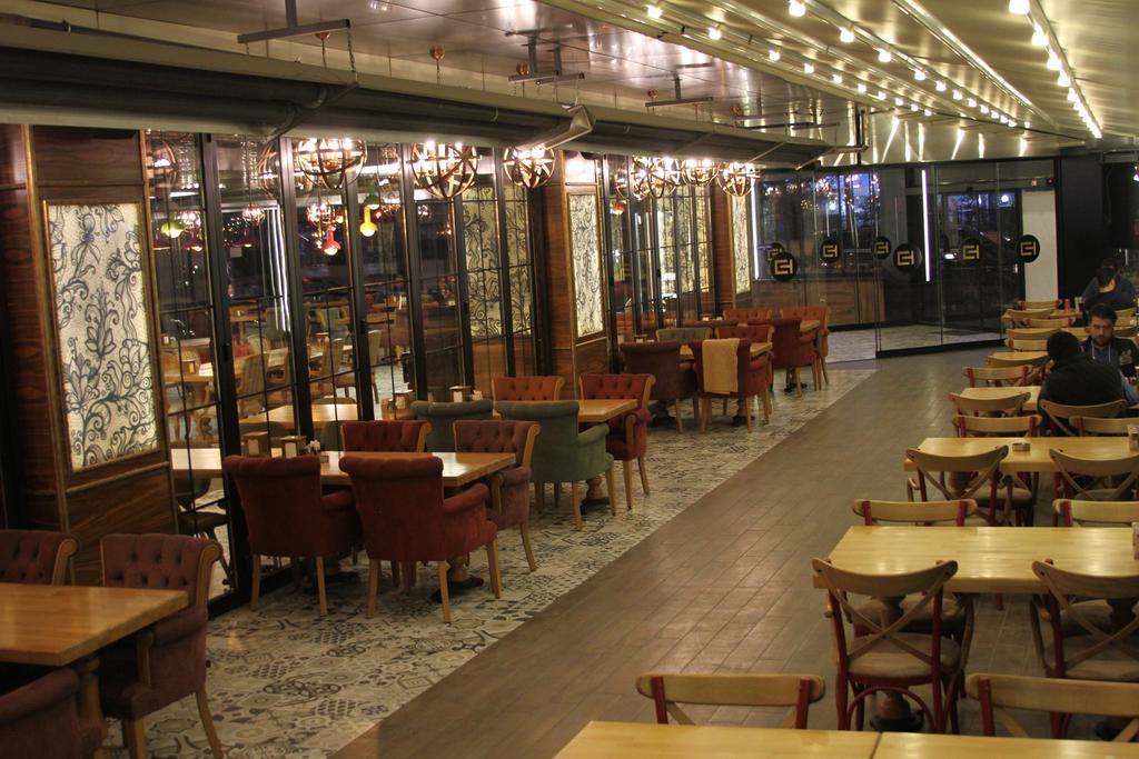 The Corner Hotel Sincan エクステリア 写真