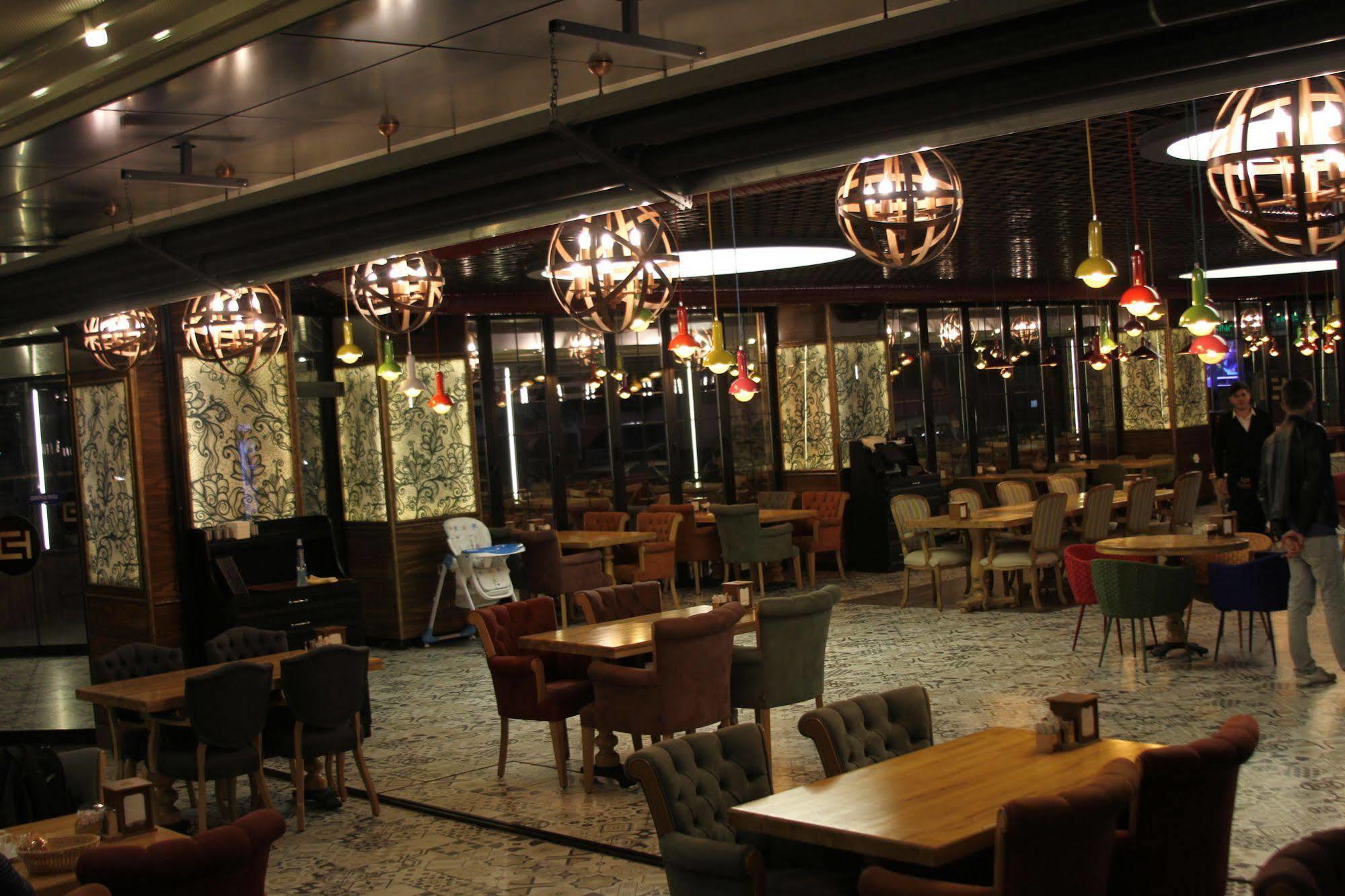 The Corner Hotel Sincan エクステリア 写真